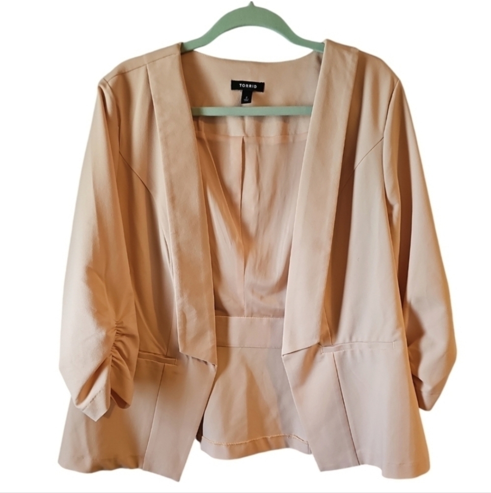 Torrid sz 2 rouche sleeve open blazer light pink sz 2X - Picture 7 of 7